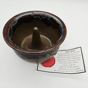 HANDCRAFTED | Ceramic Clay Apple Baker
